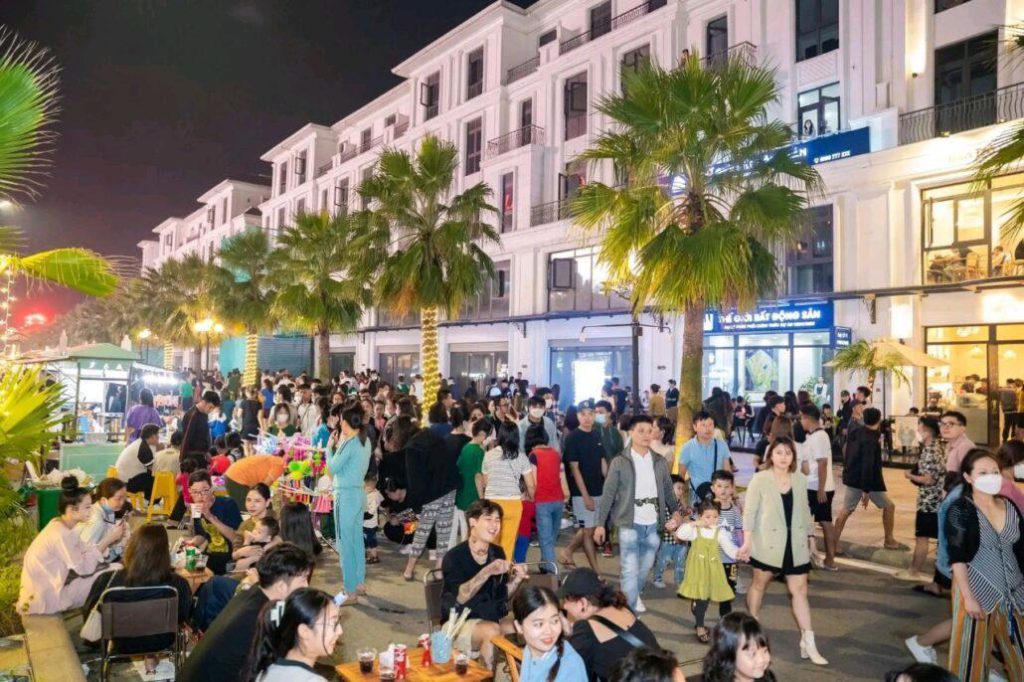 cho-dem-tai-vinhomes-ocean-park-1-to-chuc-nhu-the-nao